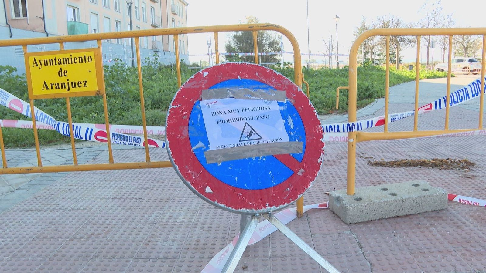 Angustia en otras 22 familias ante la amenaza del socavón de Aranjuez sobre sus viviendas