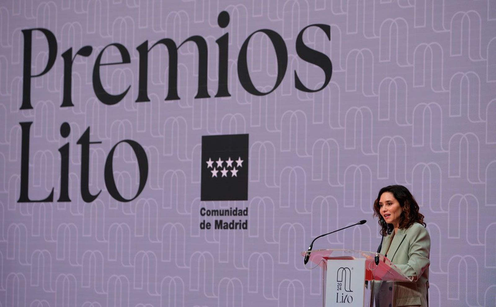 Ayuso entrega los Premios Lito de Hostelería y promete más ayudas a restaurantes y bares de pequeños municipios