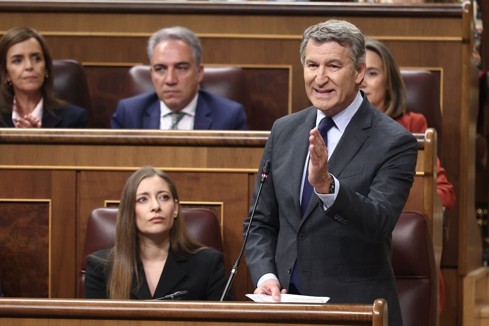 Feijóo exige a Sánchez que se implique para resolver la huelga de médicos, que agrava las listas de espera