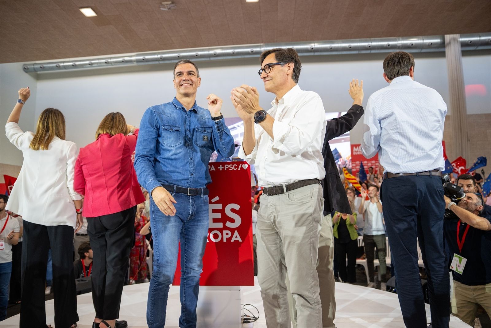 El presidnte del Gobierno, Pedro Sánchez, y el primer secretario del PSC, Salvador Illa