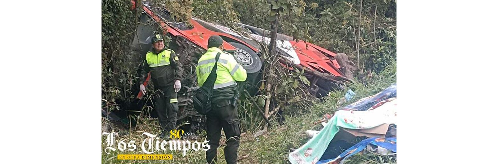 Al menos 20 muertos en un accidente de tráfico de un ómnibus en Bolivia