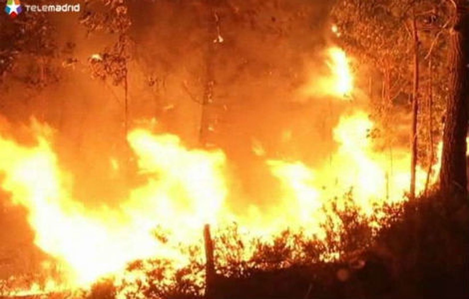 Siguen activos dos incendios en A Coruña, uno en Lugo y controlados otros cuatro