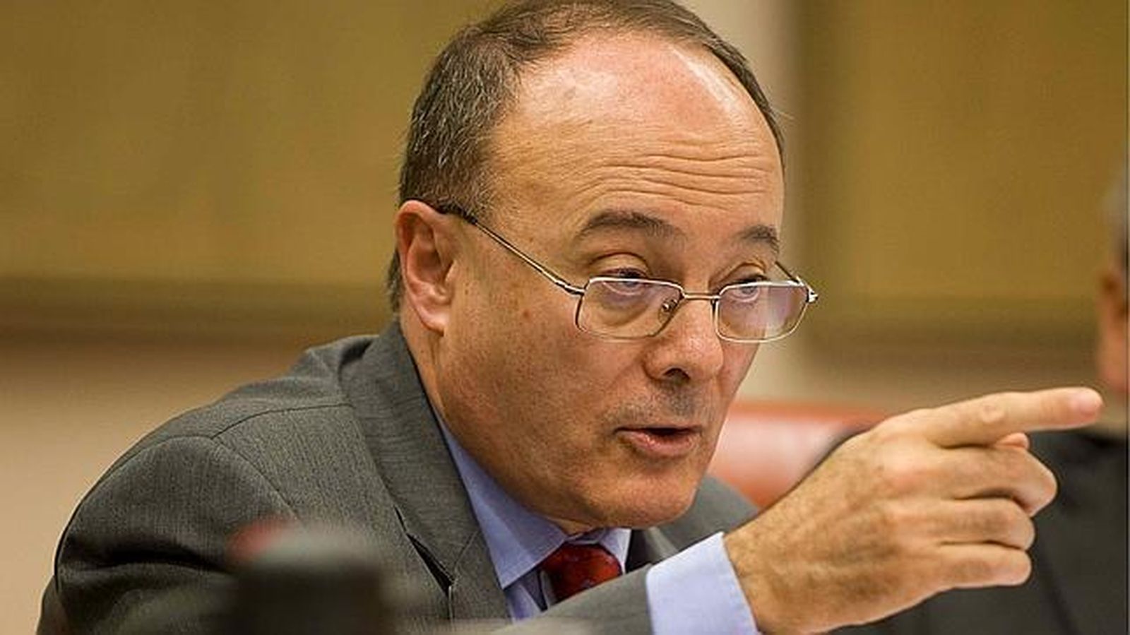 El Bando de España pide revisar los impuestos para garantizar los ingresos