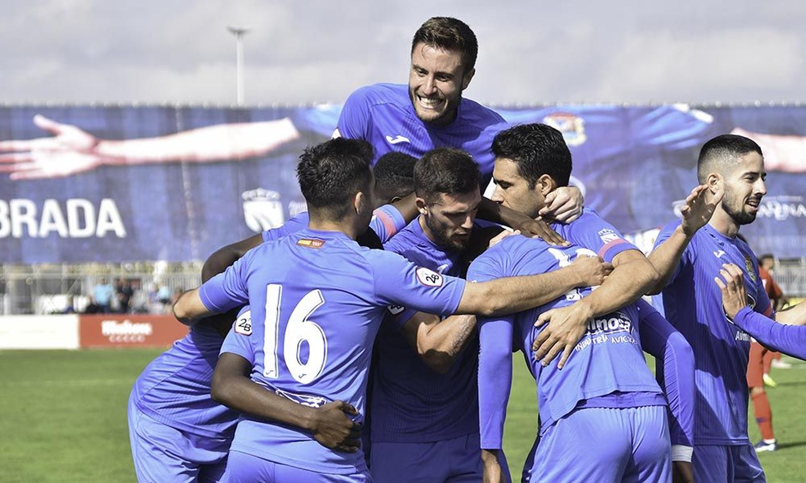 2-0. El 'Fuenla' se impone con diez al Atleti B