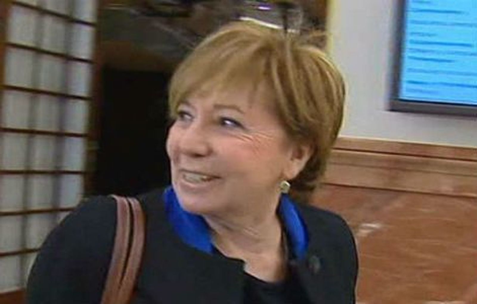 Celia Villalobos vota, junto con el PSOE, retirar la reforma del aborto
