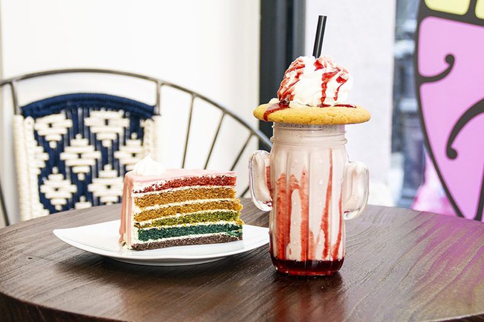 Batidos de escándalo en la primera pastelería vegana de Madrid