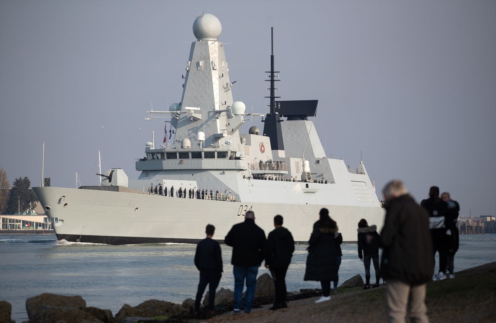 Reino Unido envía un buque al este de Suez para salvaguardar la seguridad en el Golfo