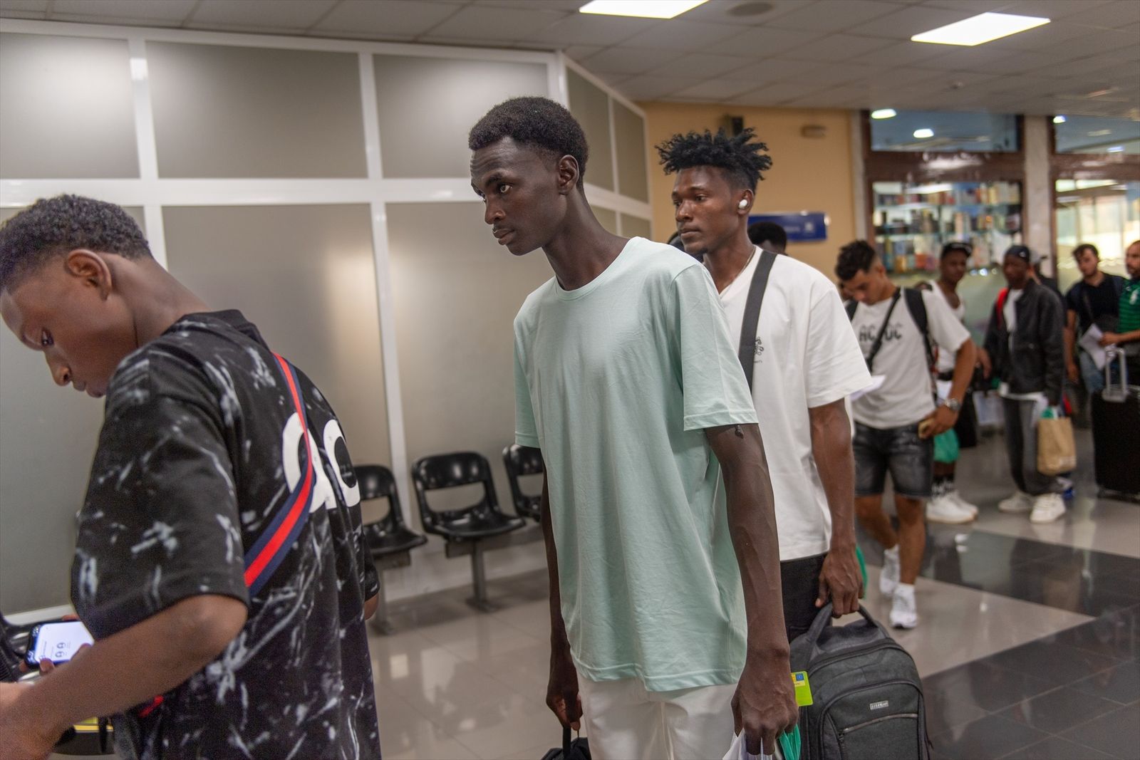 Migrantes del CETI de Ceuta trasladados a la península