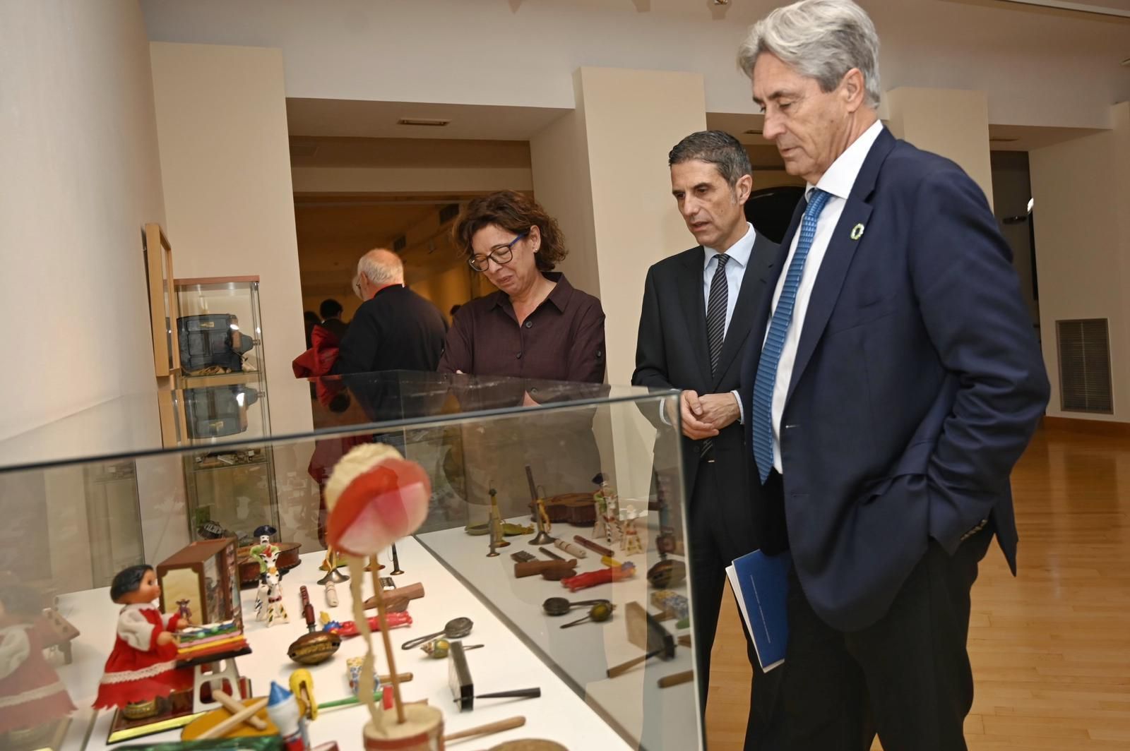 Inauguración de la muestra de juguetes en el Antiguo Hospital de Santa María la Rica
