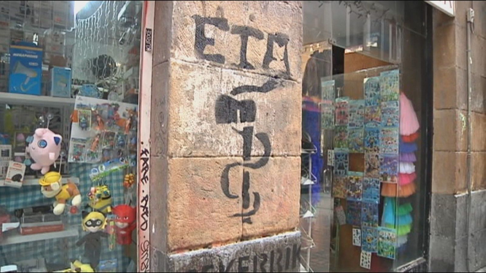 Bildu reclama en Navarra que las víctimas asuman los gastos de limpieza de una pintada de ETA