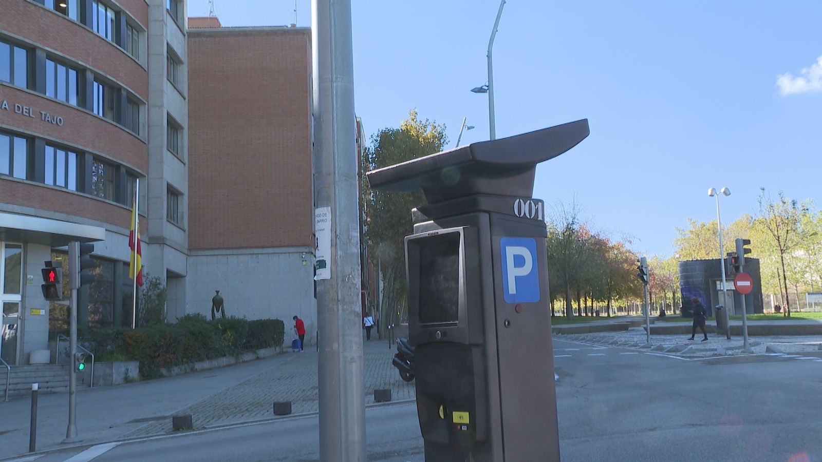 Parquímetro en la Avenida de Portugal, límite del barrio de Puerta del Ángel