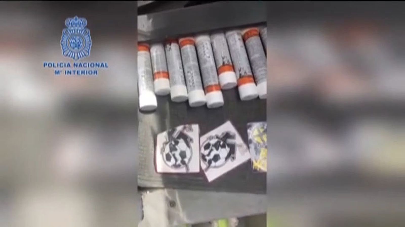 La Policía identifica a 59 ultras del Sevilla con palos, petardos y piedras