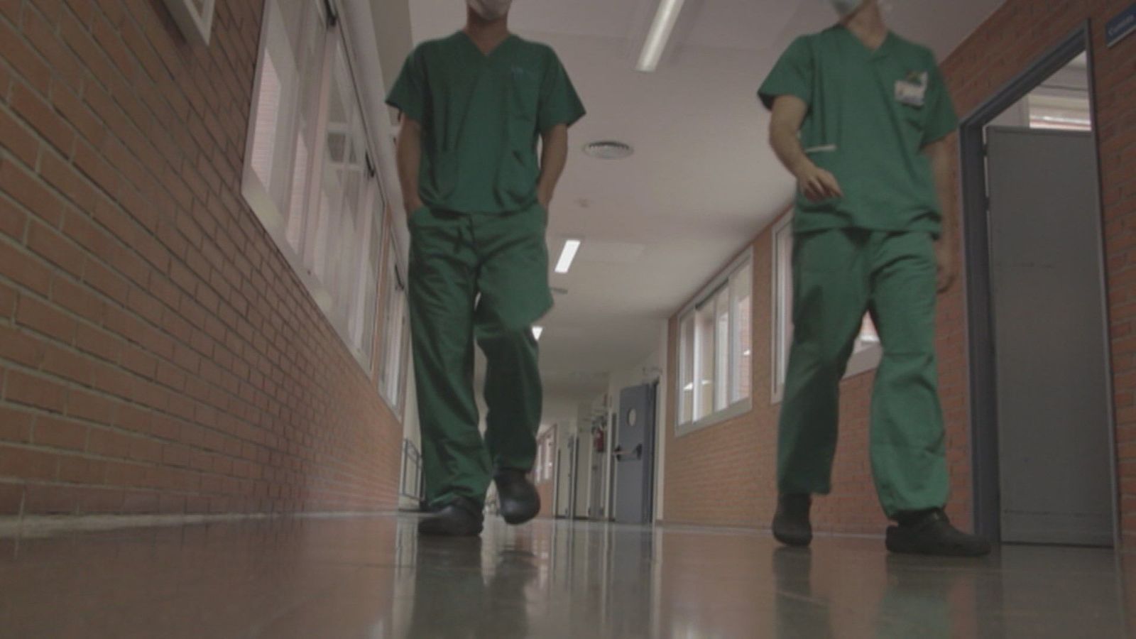 El confinamiento deja a los enfermos de coronavirus solos frente a la enfermedad