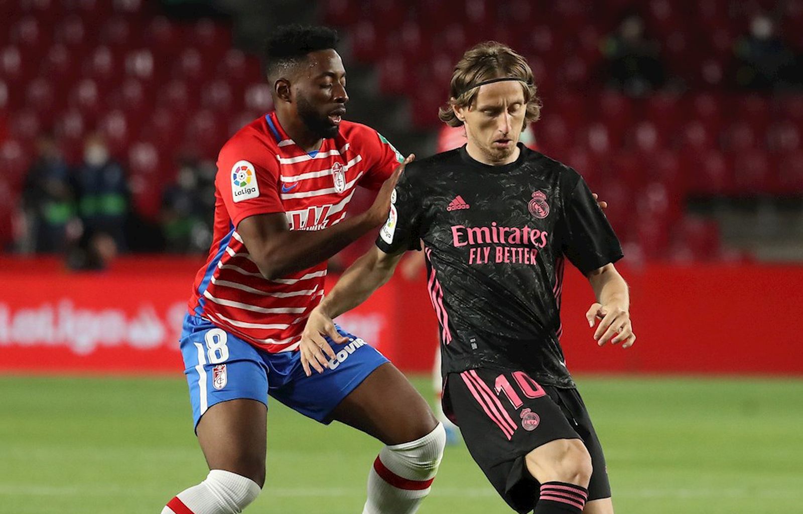 Modric ante el Granada