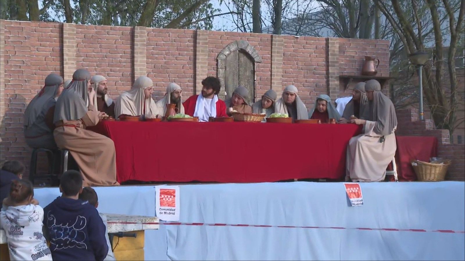 Camarma de Esteruelas se vuelca con su Vía Crucis