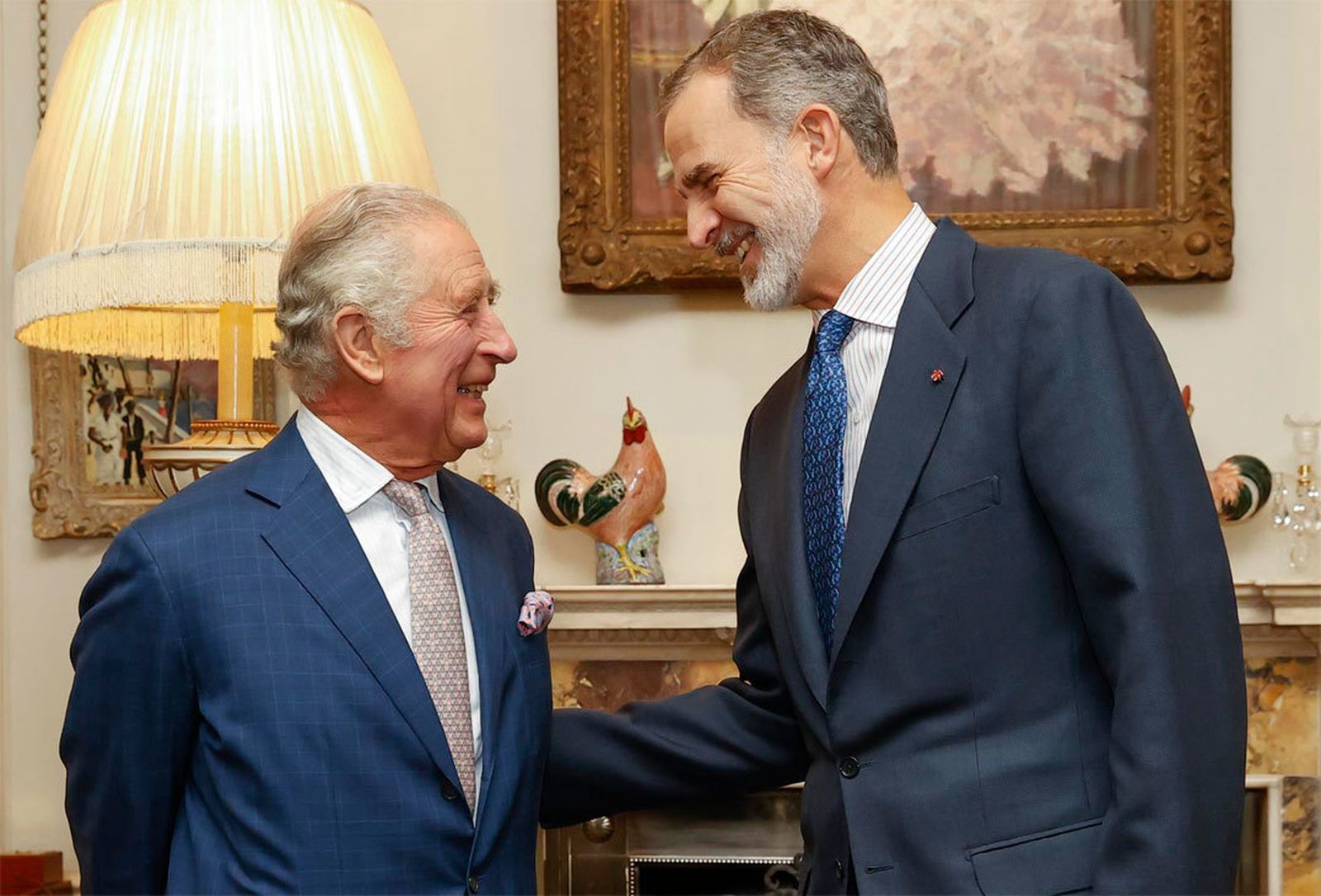 Felipe VI se reúne en privado con Carlos III en Londres