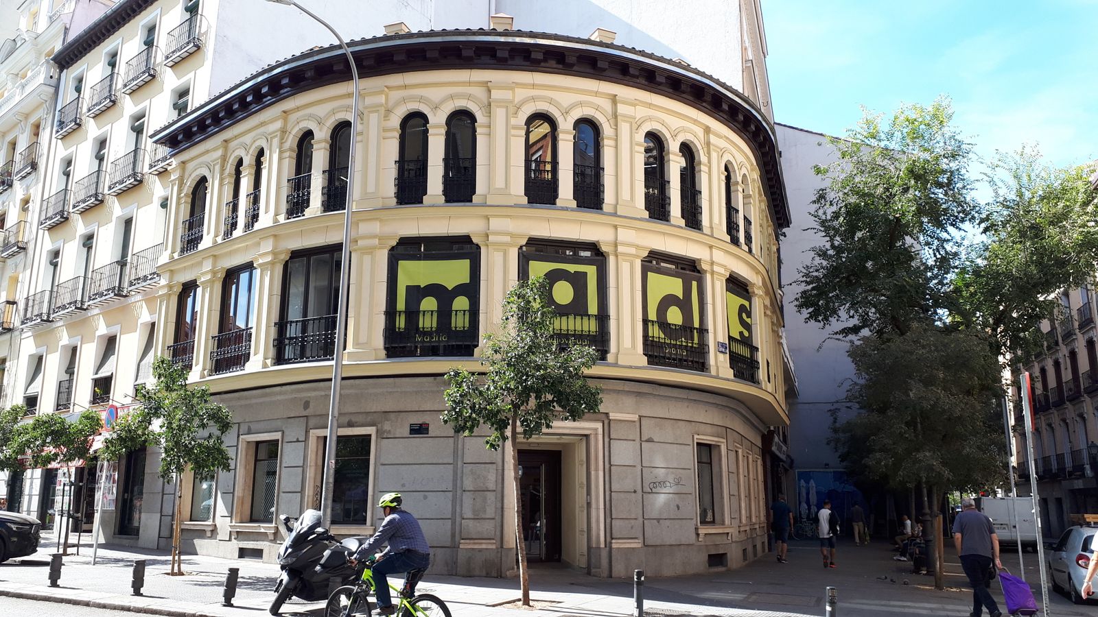 Centro de formación de actores, antigua oficina bancaria cerca de la Plaza de Cascorro