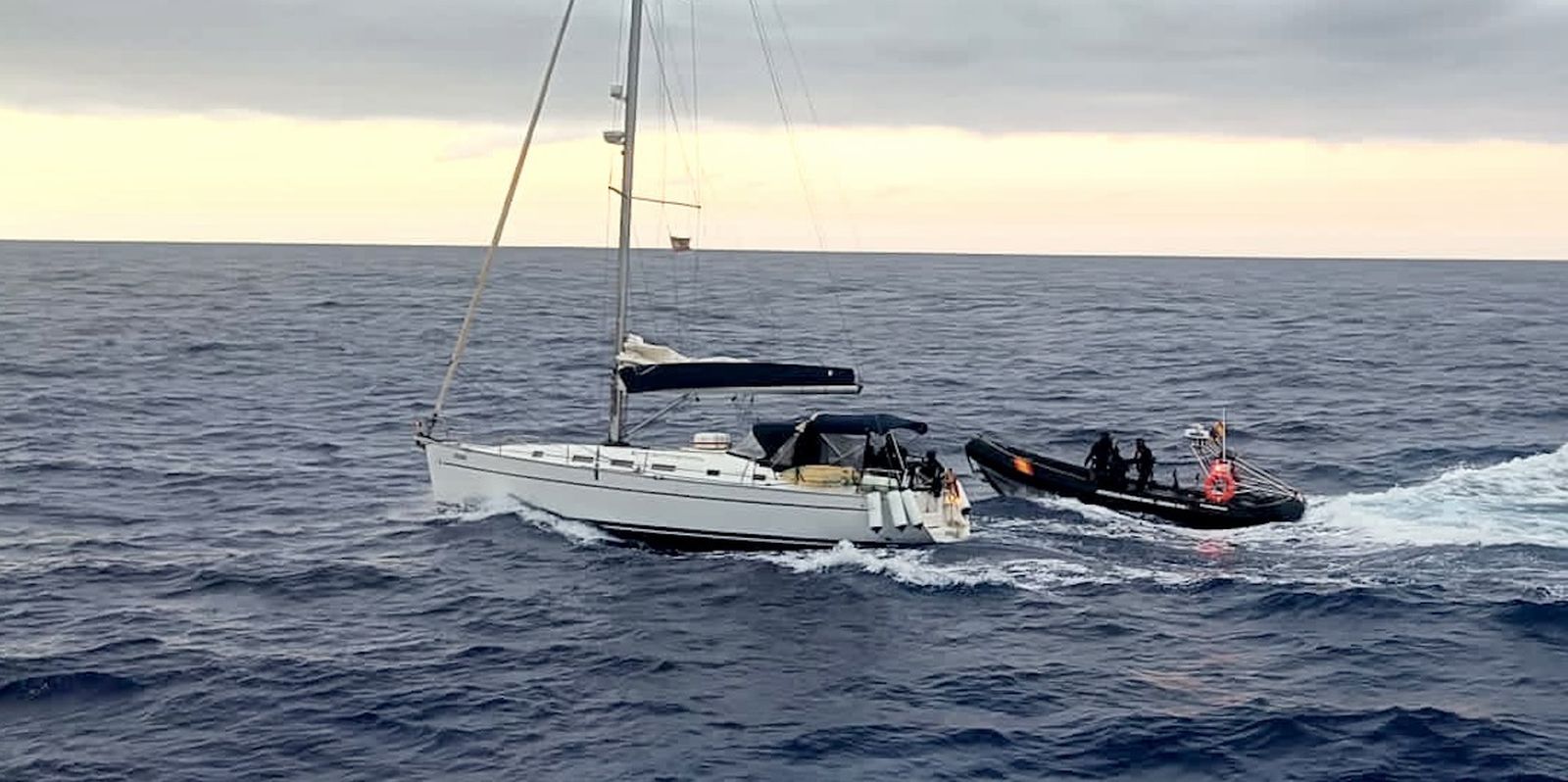 La Guardia Civil intercepta un velero con 700 kilos de cocaína con destino a Canarias