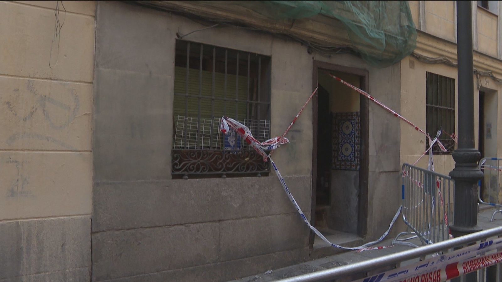 Desalojado un edificio de la calle Cava Alta por peligro de derrumbe