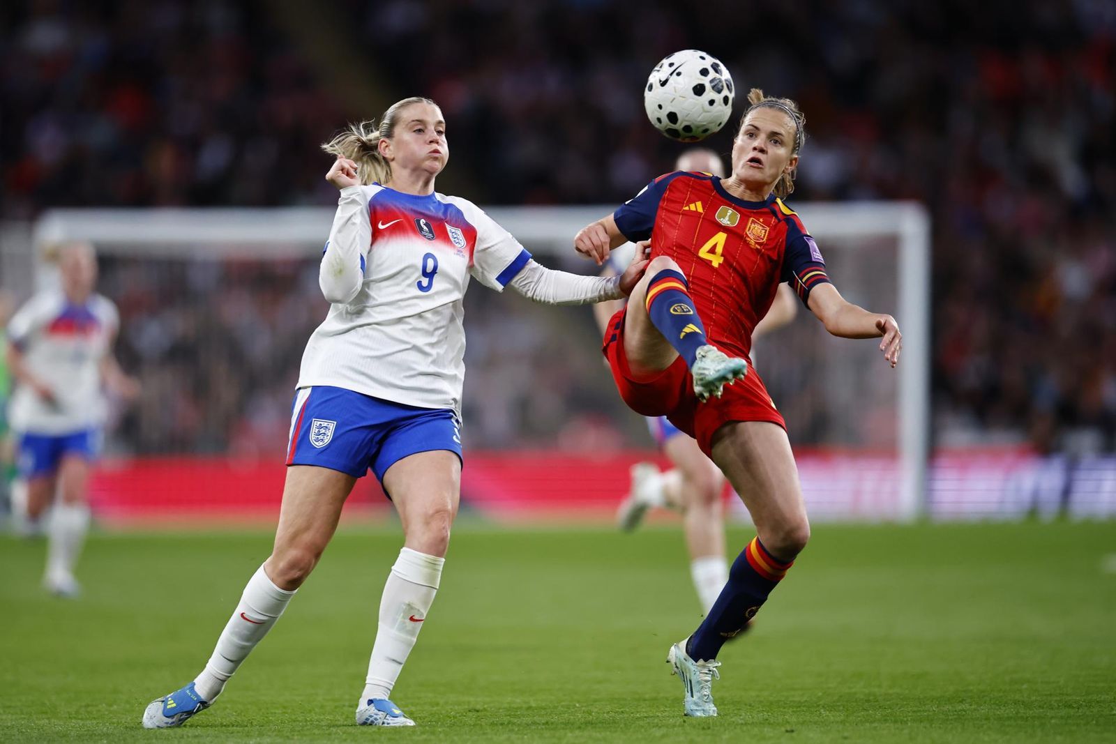 Irene Paredes ante Inglaterra