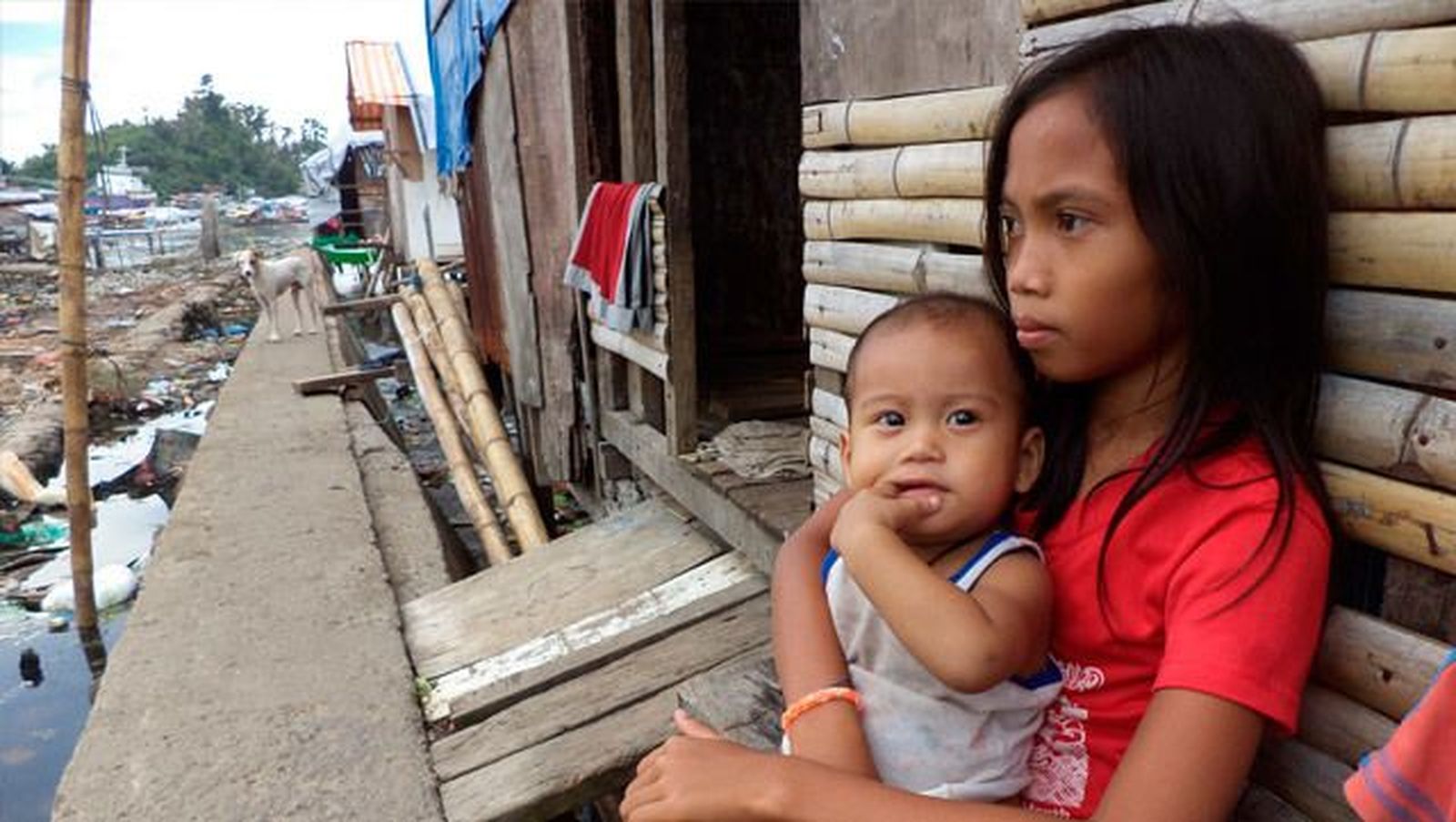 Al menos 21 muertos en Filipinas por el paso del Hagupit, según Cruz Roja