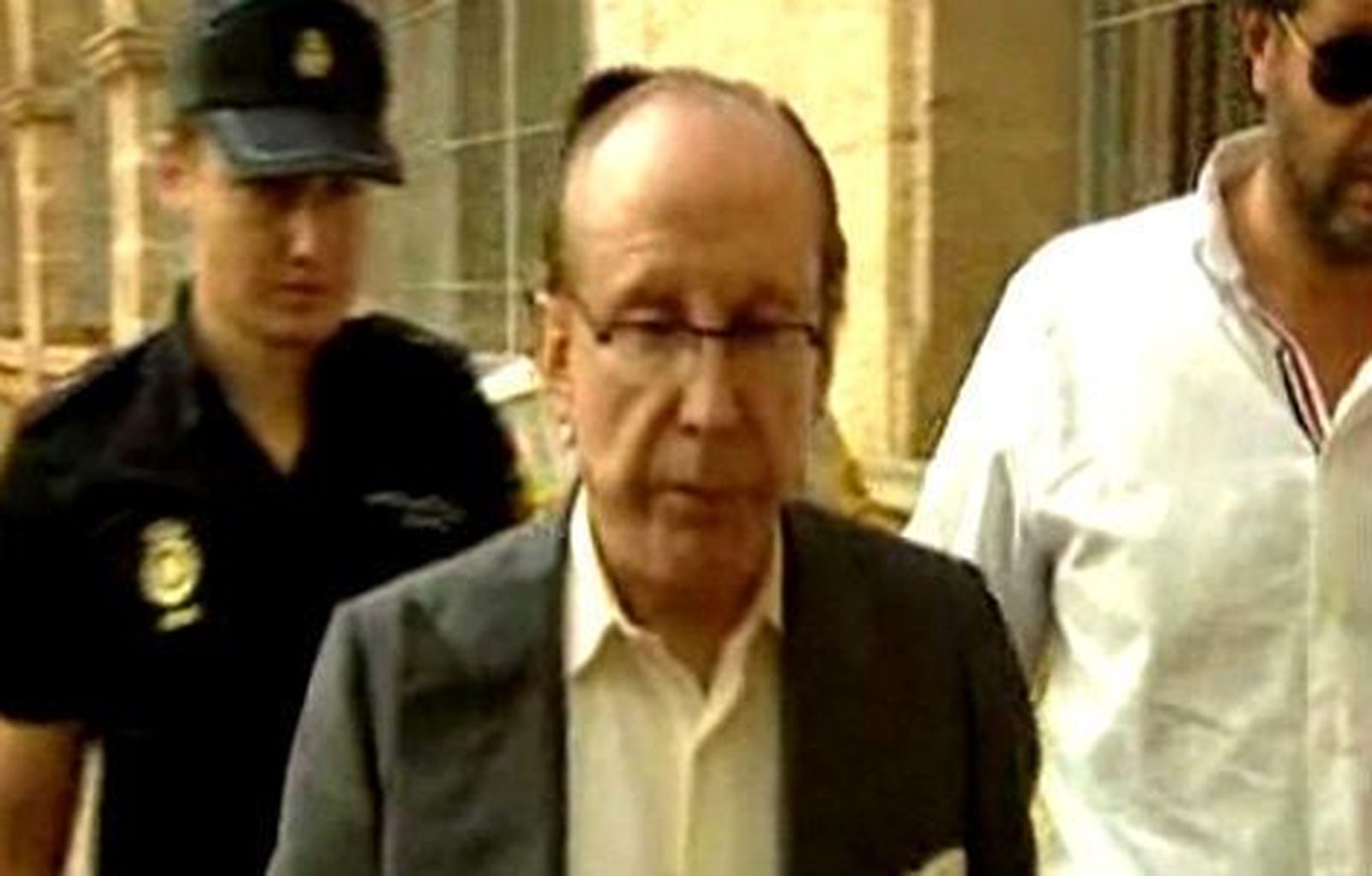 Ruiz-Mateos se acoge a su derecho a no declarar y sale en libertad