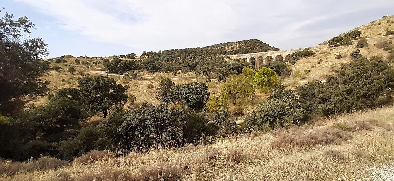 La Dehesa de Moncalvillo con el Acueducto de la Retuerta