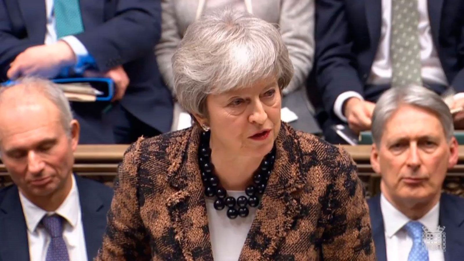 May volverá a dialogar con Bruselas y rechaza otro referéndum