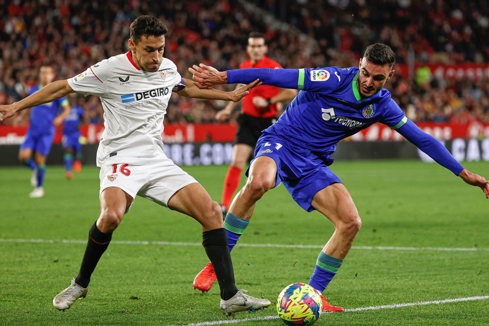 Duelo entre el Sevilla y el Getafe en el Sánchez Pizjuán