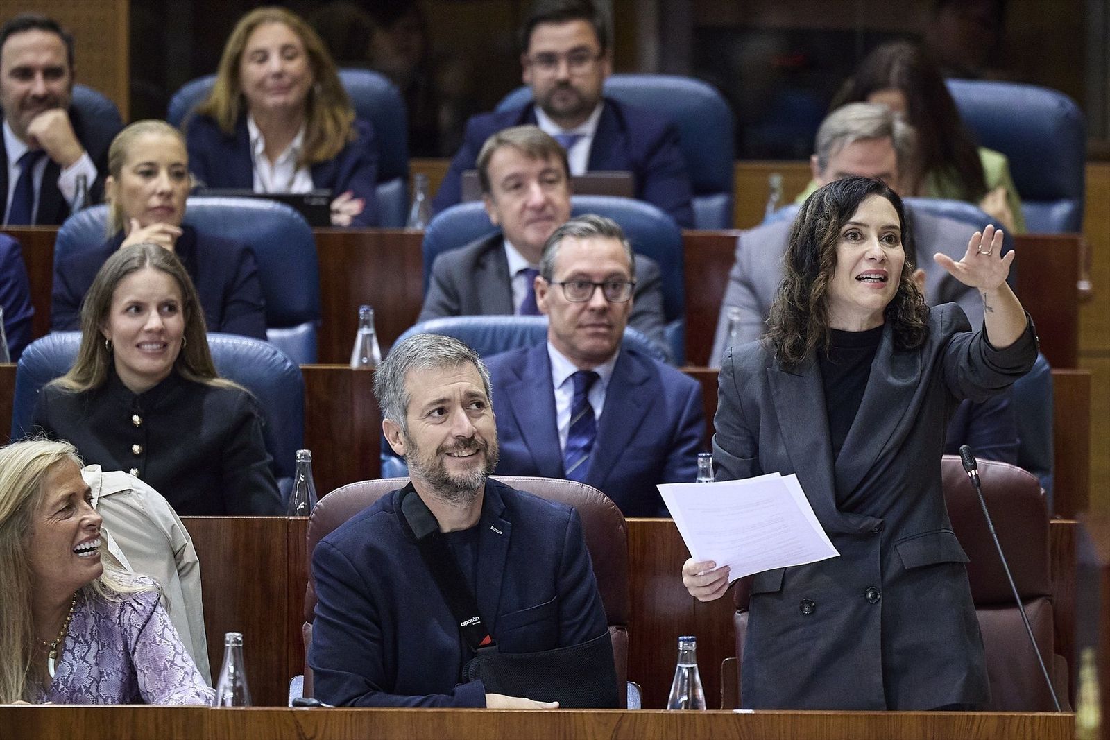 Ayuso carga en la Asamblea de Madrid contra el PSOE por buscar "retrotraer a trincheras"