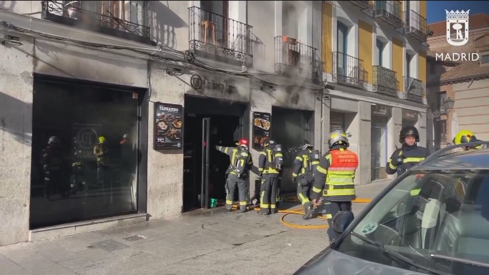 Desalojado por un incendio  sin heridos un edificio del barrio de La Latina