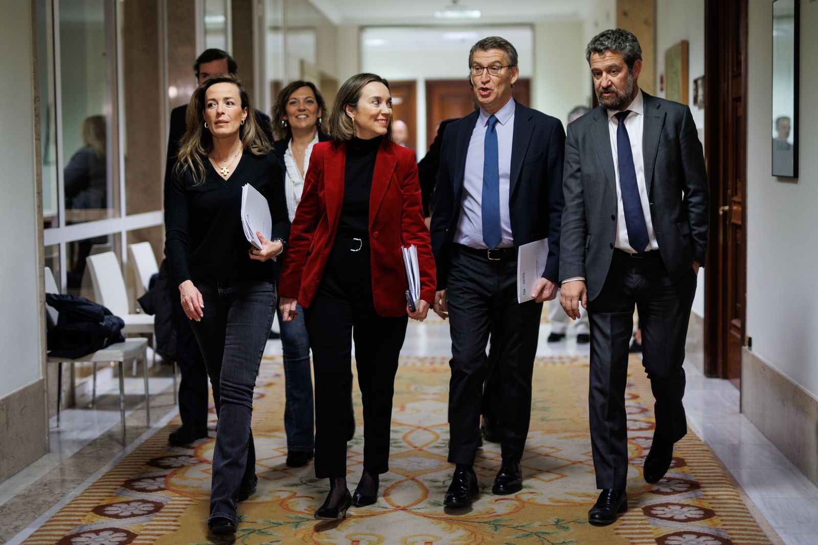 La portavoz del PP en el Congreso, Cuca Gamarra; el presidente del Partido Popular, Alberto Núñez Feijóo y el diputado del PP Jaime de Olano