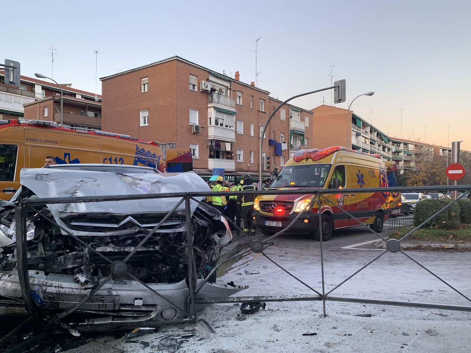 Un choque entre dos vehículos en Hortaleza deja tres heridos graves
