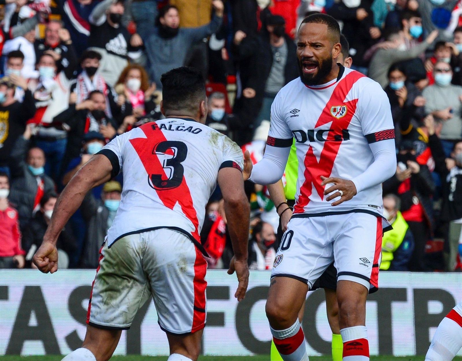 Bebe y Falcao