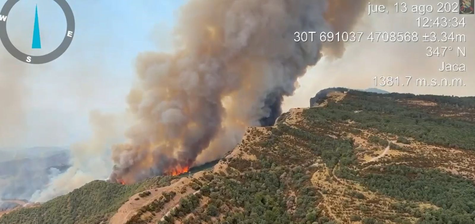 Imagen aérea del incendio en Las Peñas de Riglos (Huesca)