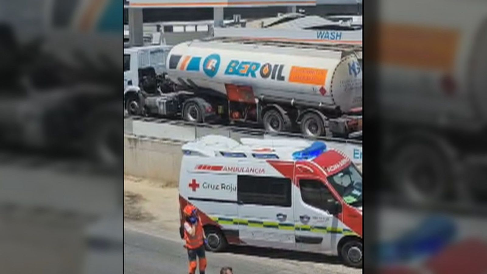 Una explosión en una gasolinera de Móstoles abrasa a un empleado