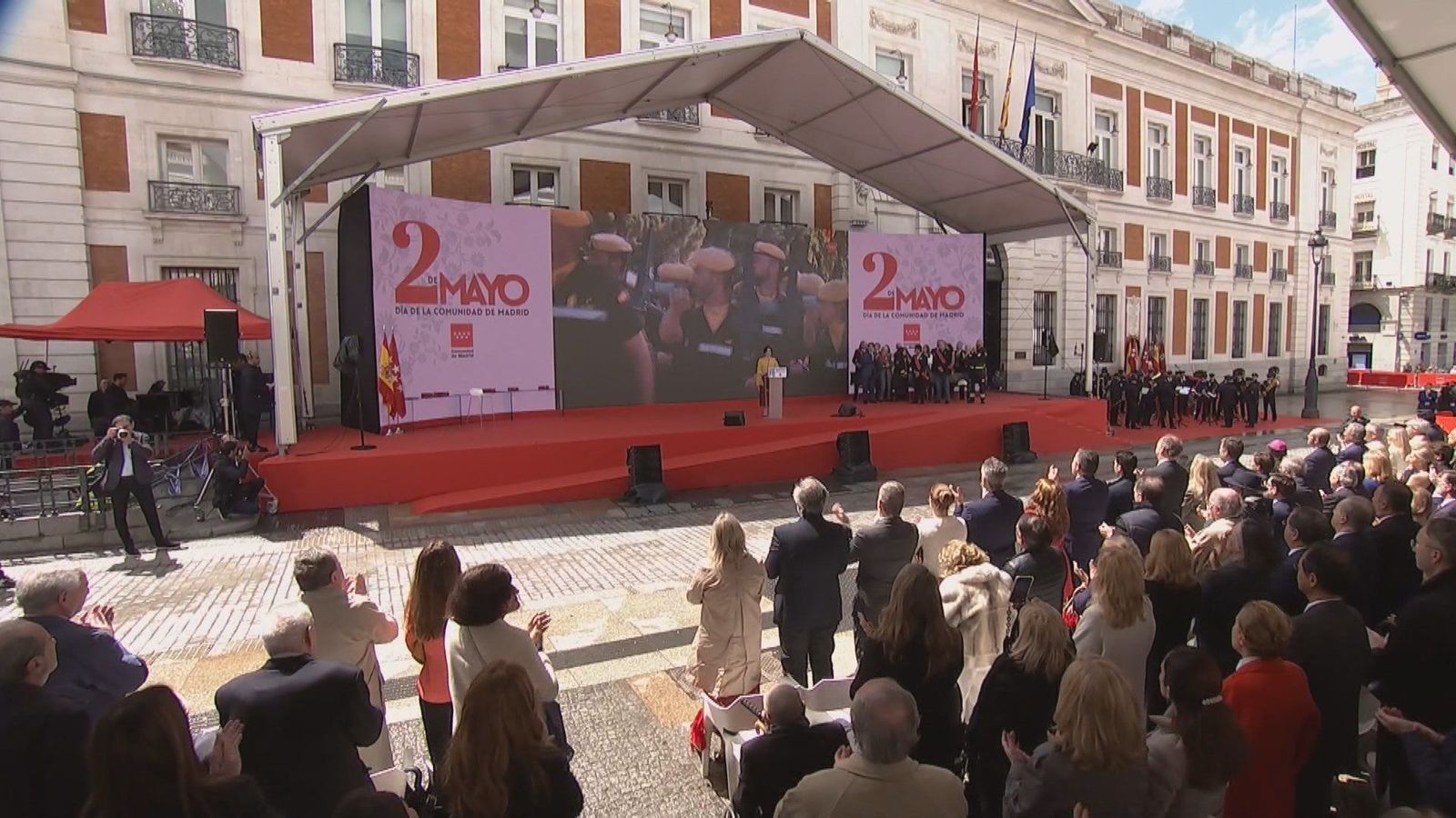 Ayuso: "Desde esta Puerta del Sol reivindicamos el orgullo de ser españoles"