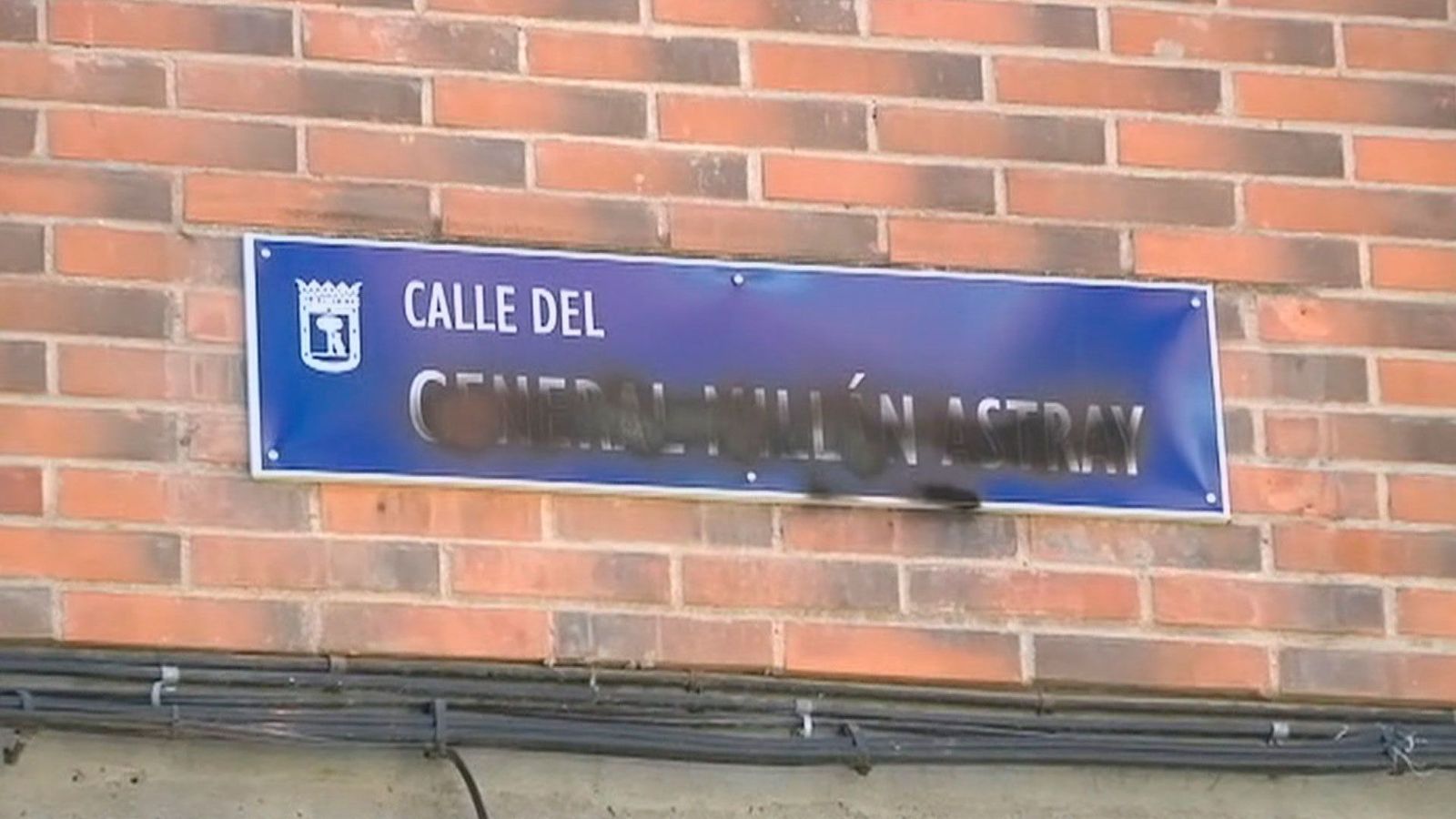 Vandalizan las placas de calle Millán Astray en Madrid tras ser restituidas