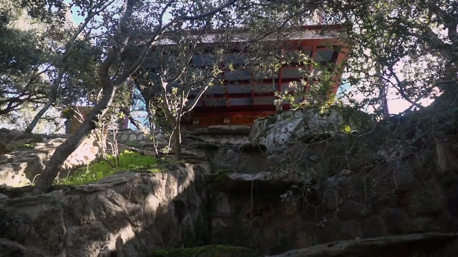 La casa de cristal en Las Rozas: Un remanso de paz y espiritualidad en armonía con la naturaleza