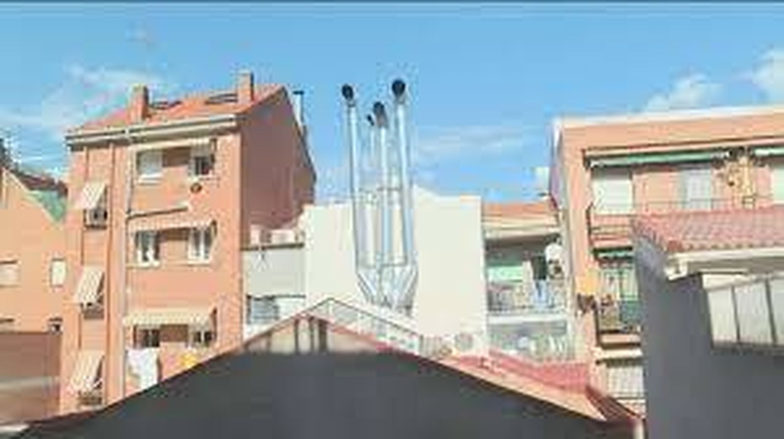 Chimeneas de una cocina industrial en Tetuán