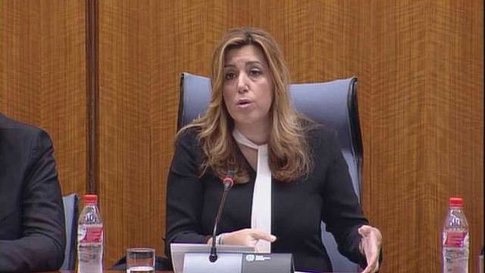 Susana Díaz tacha de insensato "querer presidir un país que se está dispuesto a romper"