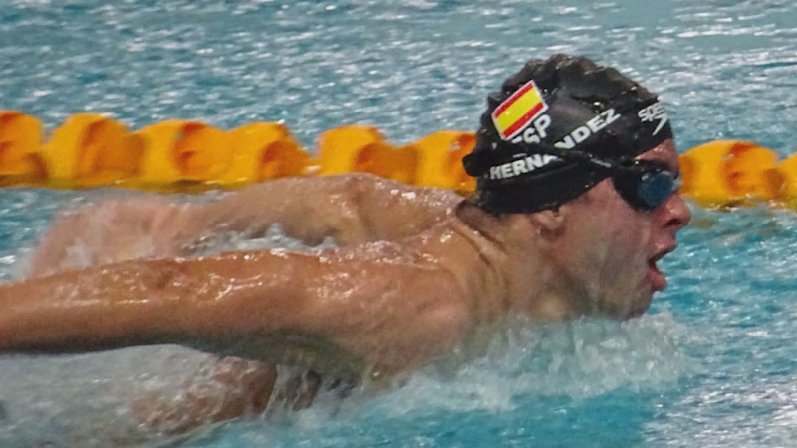 Carlos Hernández, un ejemplar nadador paralímpico