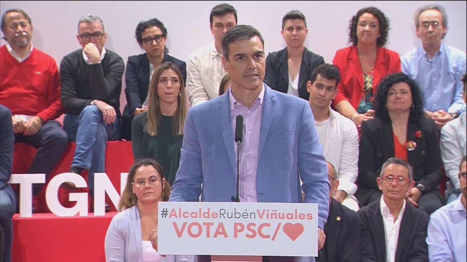 Activistas climáticos interrumpen el acto de Sánchez en el cierre de campaña en Barcelona