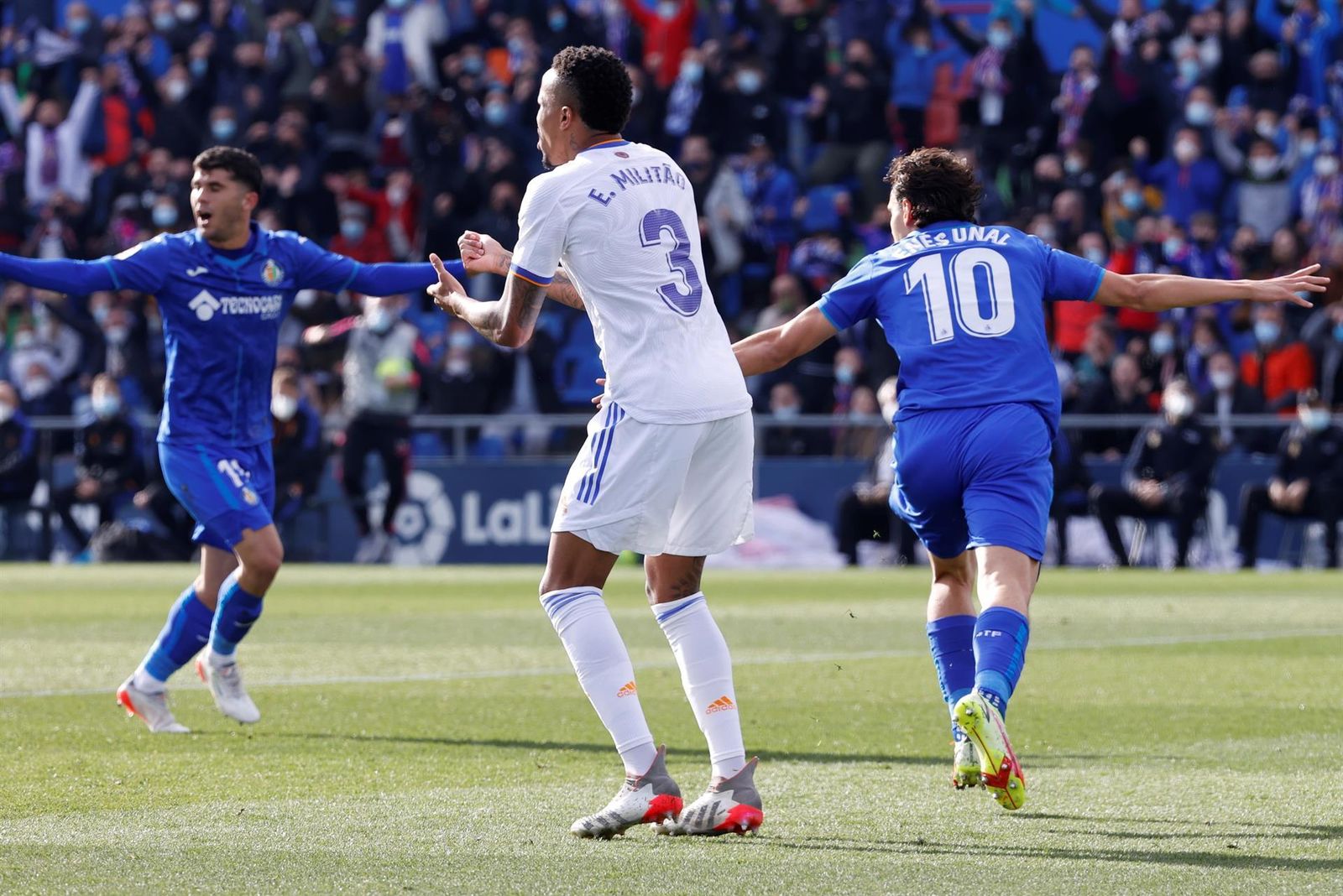 Militao ante el Getafe