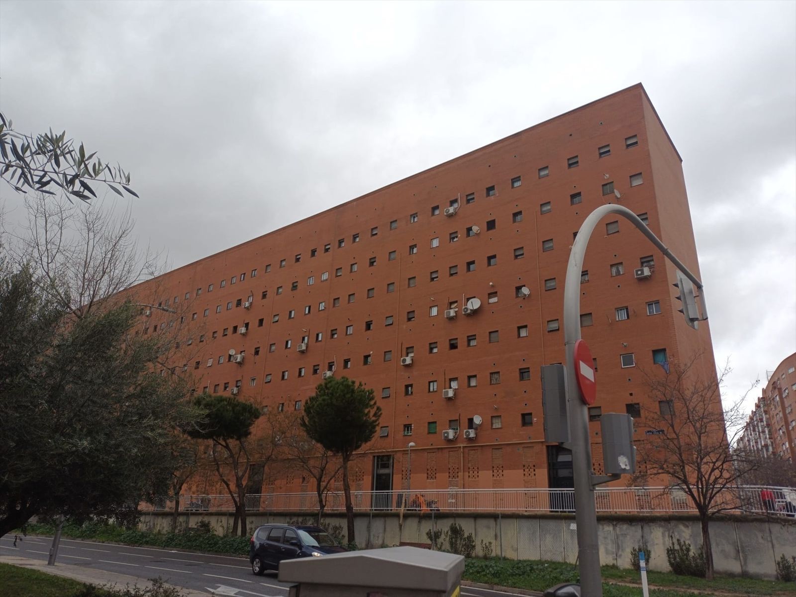 Acude a El Ruedo para amenazar a su expareja y acaba tiroteado y detenido
