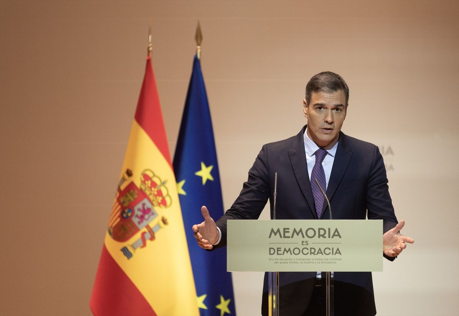 El Gobierno rinde homenaje a todas las víctimas de la Guerra Civil y el franquismo