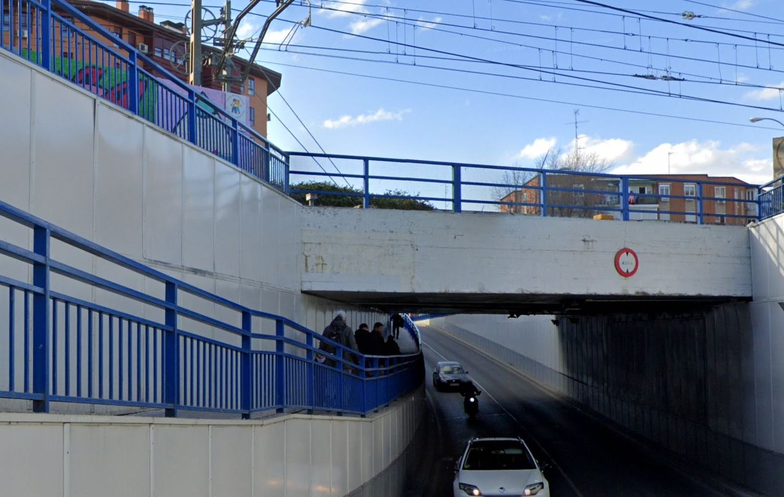 Paso bajo la vías en la Calle Móstoles de Fuenlabrada