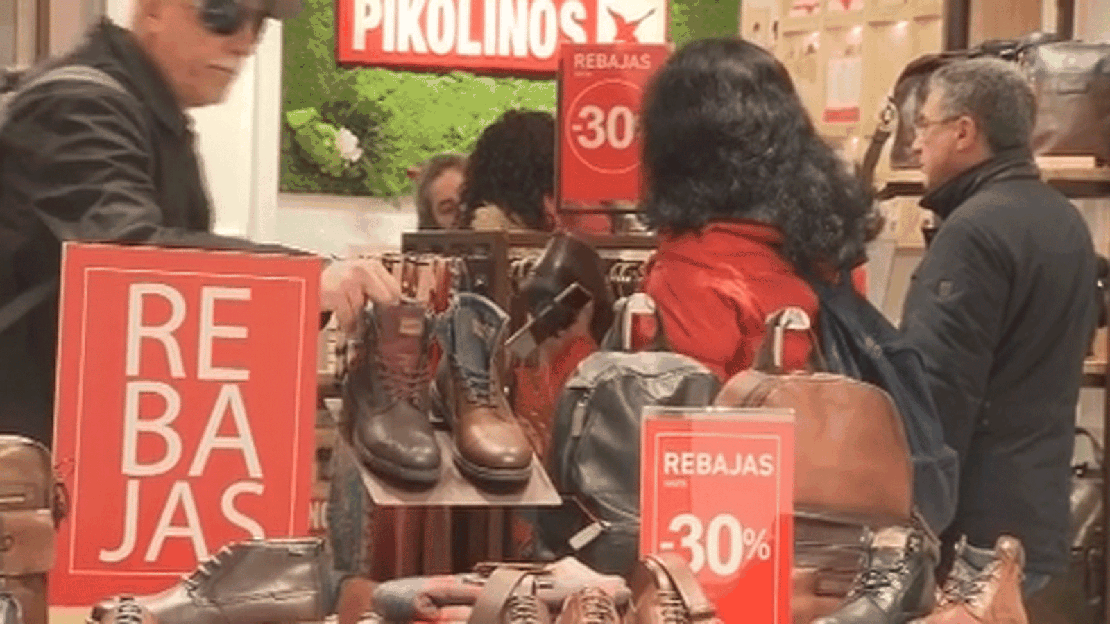 Comienzan las rebajas de enero, que generarán 22.200 contratos en Madrid