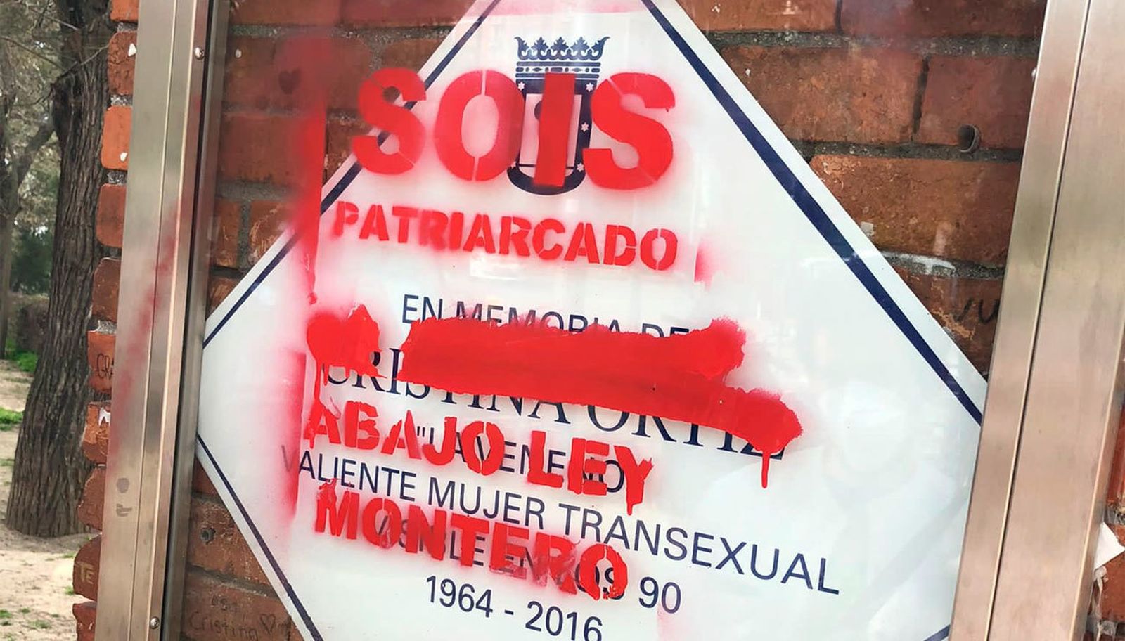 Vandalizan la placa de 'La Veneno'
