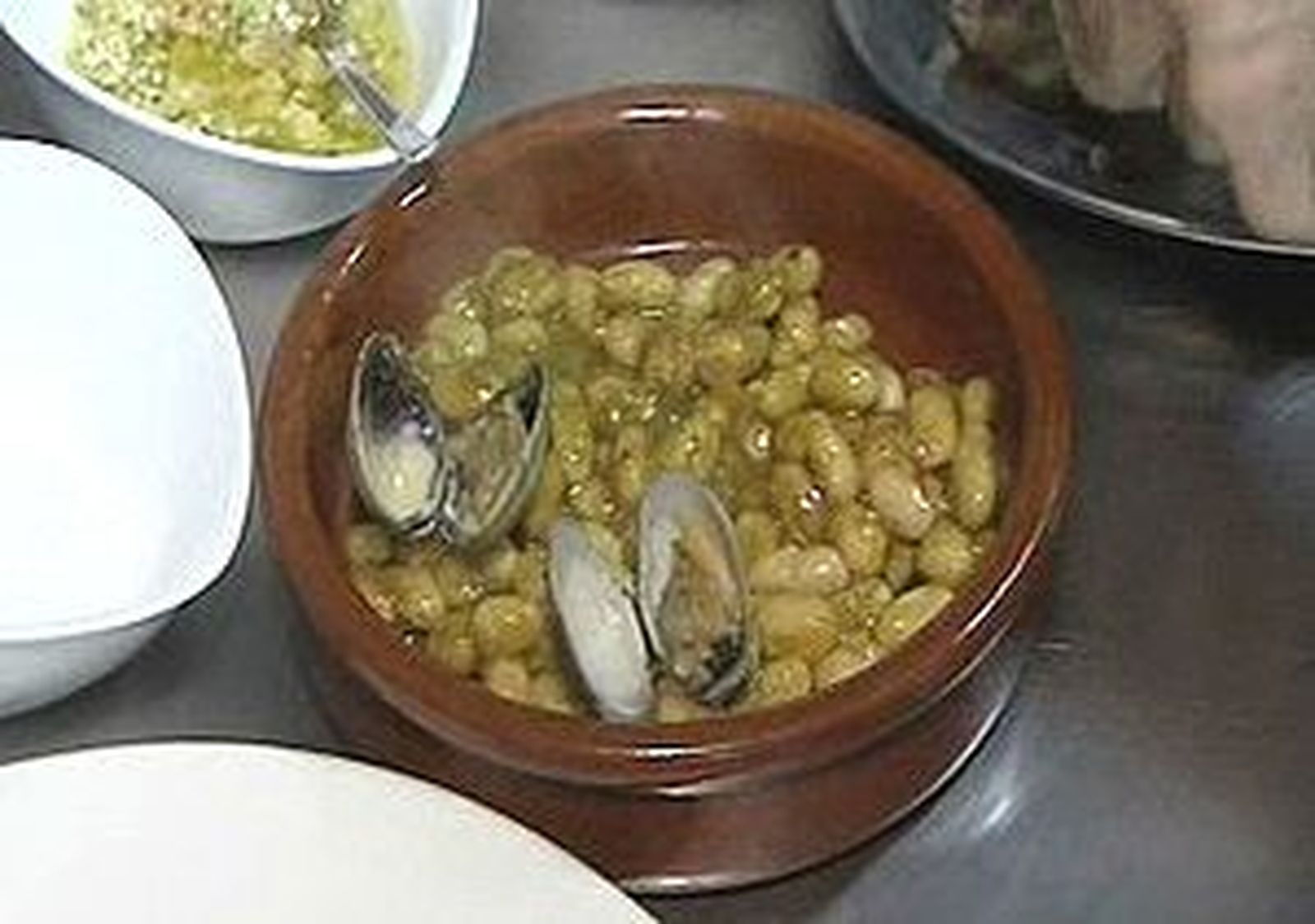 Cazuela de rape con almejas